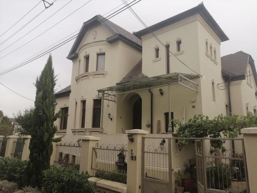 Kuria Apartman With Private Jacuzzi And Pool Budapest Exterior foto