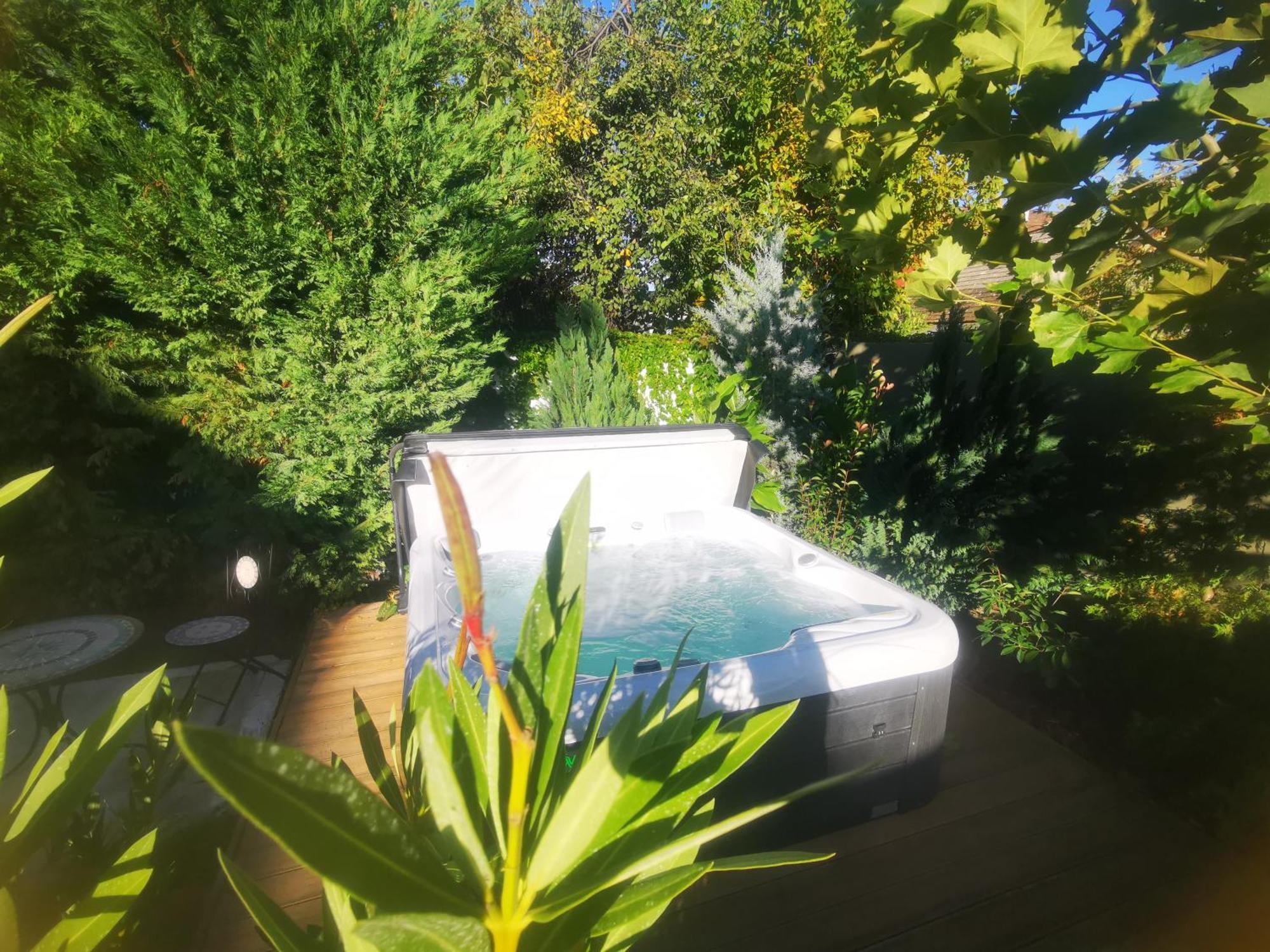 Kuria Apartman With Private Jacuzzi And Pool Budapest Exterior foto